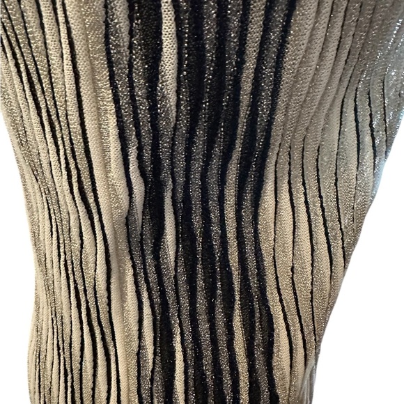 NWT Missoni Silver, Gold and Black Textured Tank Top - Picture 4 of 8